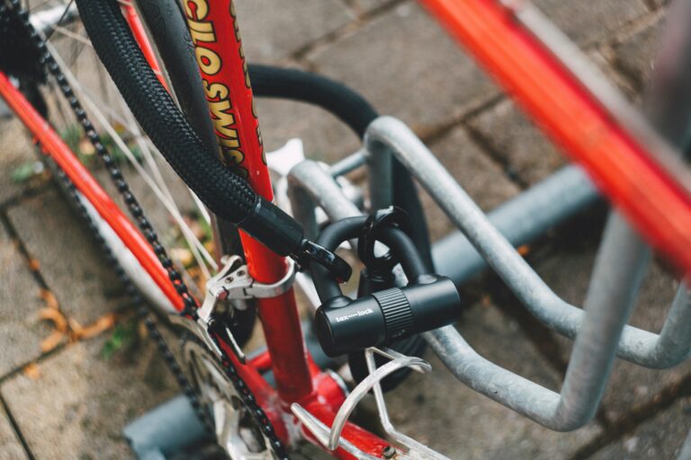 bike and motorbick lock cut and open